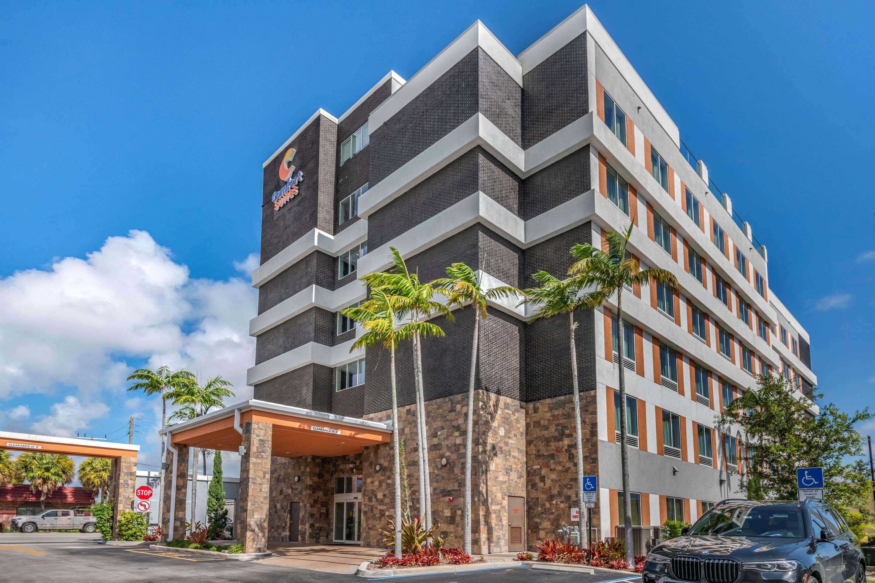 Comfort Suites Fort Lauderdale Airport & Cruise Port Dania Beach Zewnętrze zdjęcie